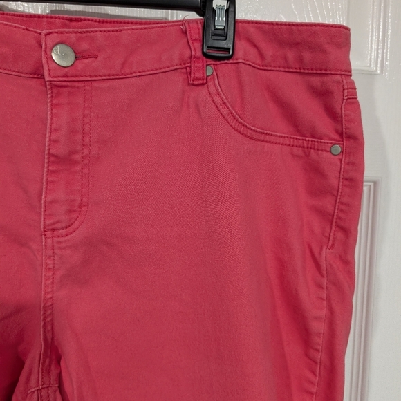 D. Jeans Coral Pink Capri Pant in Size 18W - Picture 3 of 11